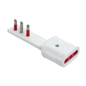 Adattatore multiplo t.b.t. bianco con tre spine e tre prese.
