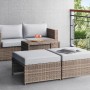 Set lounge Olea Compact da 3 pezzi in polyrattan color sabbia con cuscini grigio chiaro per balcone o terrazza.