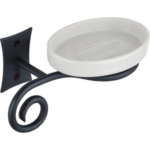 Elegante dispenser sapone con vaschetta in ceramica bianca e supporto in metallo nero.