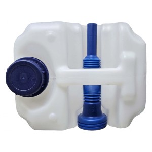 Tanica bianca per olio e additivi con tappo blu e beccuccio di riempimento.