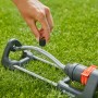 Irrigatore Gardena Aqua S 220 m² su prato, pulizia degli ugelli.