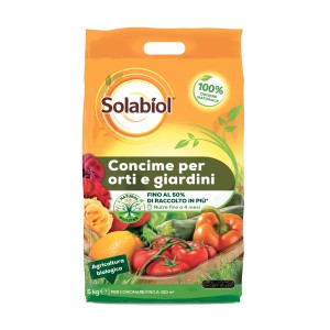 Sacco da 5 kg di concime per orto e giardino Solabiol.
