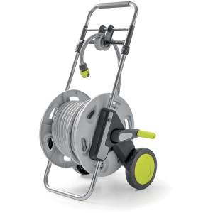 Carrello avvolgitubo grigio con tubo avvolto. Ideale per l'irrigazione del giardino.