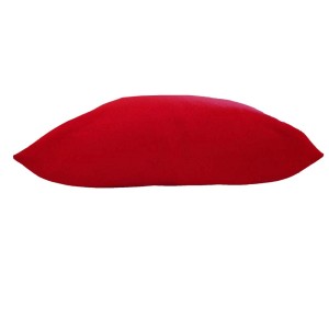Cuscino t.b.t. rosso, oblungo, per divano e letto.