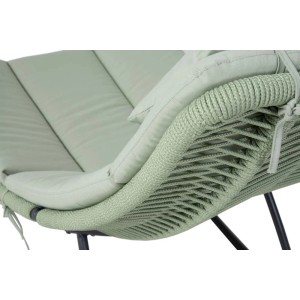 Dettaglio della seduta verde con cuscini della sedia da giardino t.b.t.