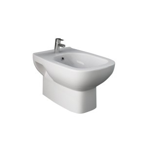 Bidet t.b.t. bianco con rubinetto, vista frontale.