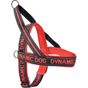 Pettorina per cani rossa con scritta nera 'DYNAMIC DOG'.
