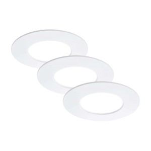 Tre faretti LED t.b.t. da incasso bianchi e rotondi per montaggio a soffitto.