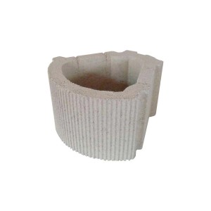 t.b.t. bordo/cordolo in cemento con superficie scanalata.