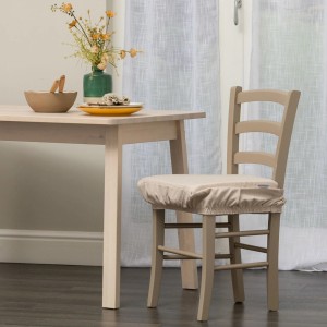 Sedia beige con copricuscino beige della categoria Cuscini e copricuscini.