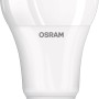 Primo piano di lampadina LED E27 Osram bianca.