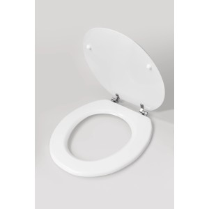 Sedile WC bianco t.b.t. con coperchio aperto.