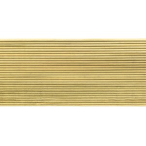 Listello per pavimentazione esterna in legno chiaro con fine ondulazione.