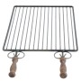 Griglia per barbecue con manici in legno.