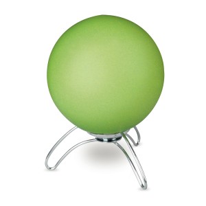 Lampada di design sferica verde con base cromata.