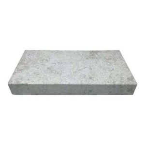 Battiscopa grigio effetto marmo.
