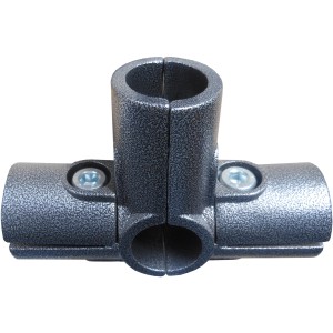 Connettore a T per sistema cucina, color argento.