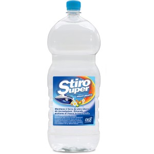 Flacone di t.b.t. per un ferro da stiro pulito e una biancheria profumata.