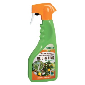 Antiparassitario biologico t.b.t. con olio di lino in flacone spray verde per piante.