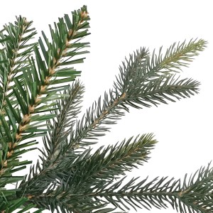 Dettaglio dei rami di un albero di Natale artificiale.