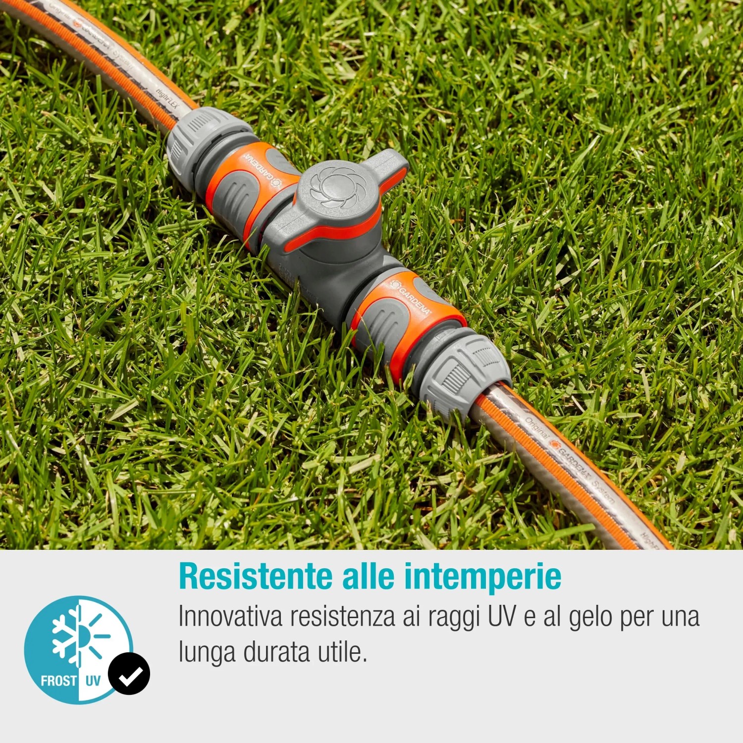 Raccordo Gardena con valvola di regolazione su tubo da giardino per un controllo flessibile dell'acqua.