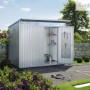 Casetta da giardino in metallo Biohort AvantGarde ECO A7, argento metallizzato, con porta aperta e interni.