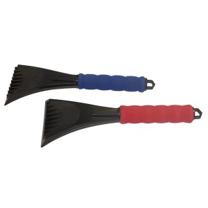 Due raschiaghiaccio con manici blu e rosso. Protezione antigelo.
