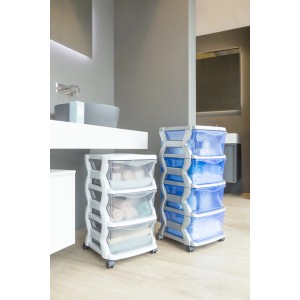 Due cassettiere t.b.t. in bagno, una bianca e una blu.