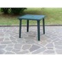 Tavolo da giardino quadrato verde per esterni.