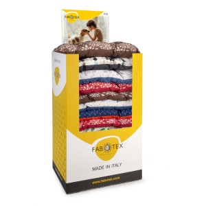 t.b.t. Cuscini e coperte per cani in esposizione.