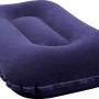 Cuscino gonfiabile da campeggio blu per avventure all'aria aperta.