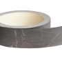 Nastro sigillante da cucina grigio effetto marmo su rotolo.