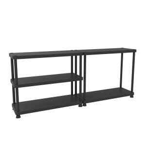 Scaffale nero t.b.t. con tre ripiani e uno scaffale basso più lungo.