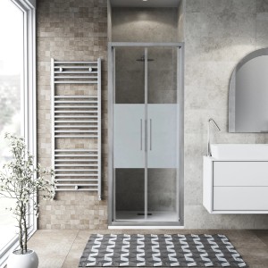 Box doccia t.b.t. con satinatura parziale in ambiente bagno.