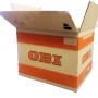 Scatola di trasloco OBI aperta con strisce arancioni e logo.