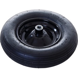 Dettaglio di una ruota nera per attrezzature edili.