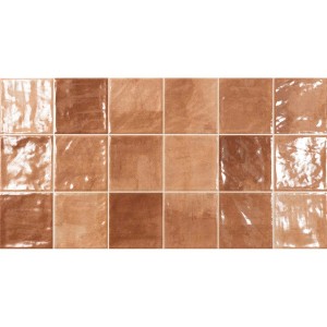 Piastrelle da parete quadrate in varie tonalità di marrone per il design delle pareti.
