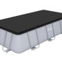 Copertura nera rettangolare per piscina, protezione dallo sporco.