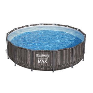 Piscina t.b.t. rotonda con struttura in acciaio e effetto legno, riempita con acqua blu.