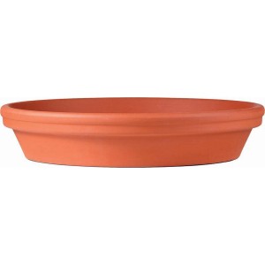 Sottovaso color terracotta per vasi da fiori.