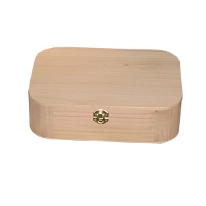 Scatola in legno per accessori artistici, legno chiaro con chiusura dorata.