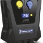 Michelin Digital Power Source (DPS) per accessori auto con porta USB e display.