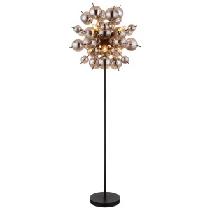 Moderna lampada da terra t.b.t. con paralume sferico in vetro e base in metallo nero.