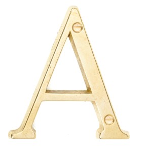 Lettera A dorata come numero civico