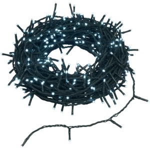 Catena luminosa bianca da esterno arrotolata.