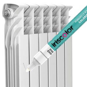 Immagine di un termosifone con una penna di vernice bianca per ritocchi.