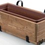 Fioriera da balcone in legno con inserto marrone e staffe nere.