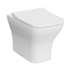 WC sospeso bianco (t.b.t.) per bagni moderni.