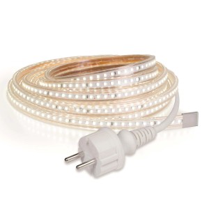 Striscia LED avvolta, bianco caldo, con spina per uso interno.