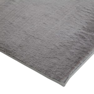 Tappeto a pelo lungo grigio t.b.t. per una casa accogliente.